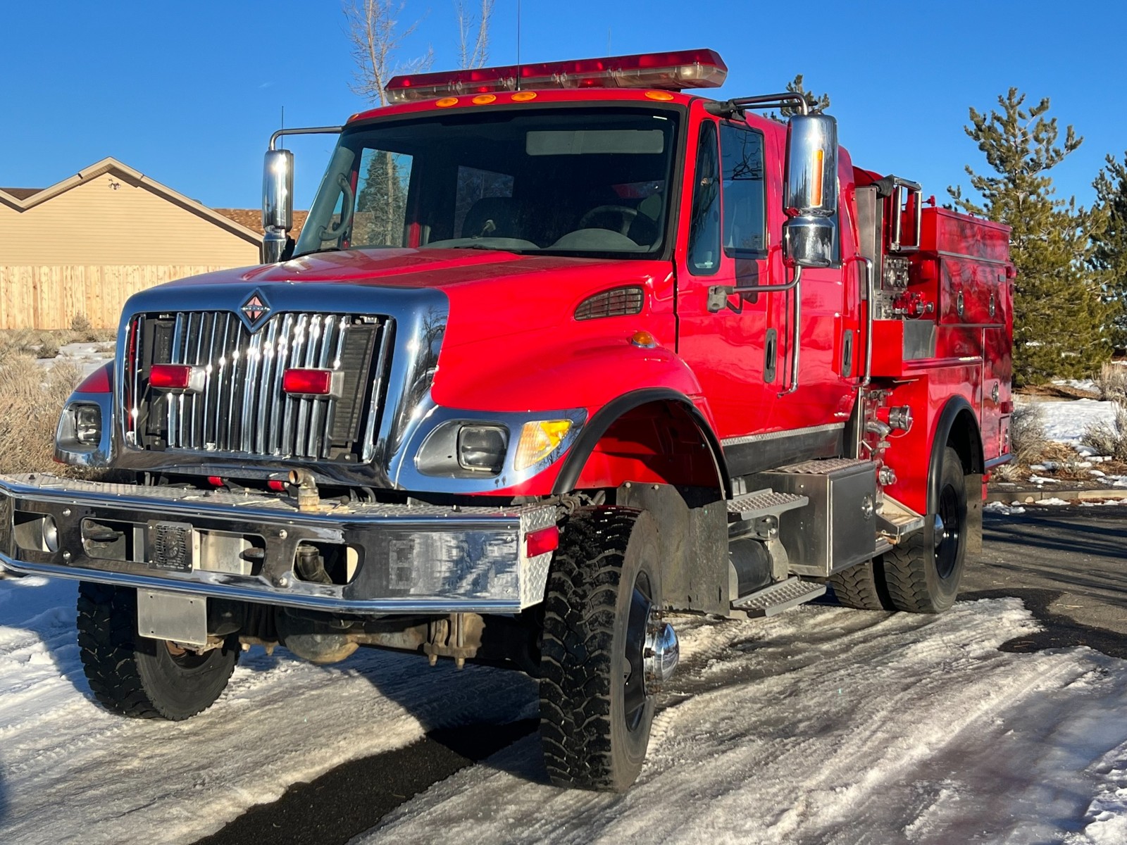 2005 International 7400 - Image 2